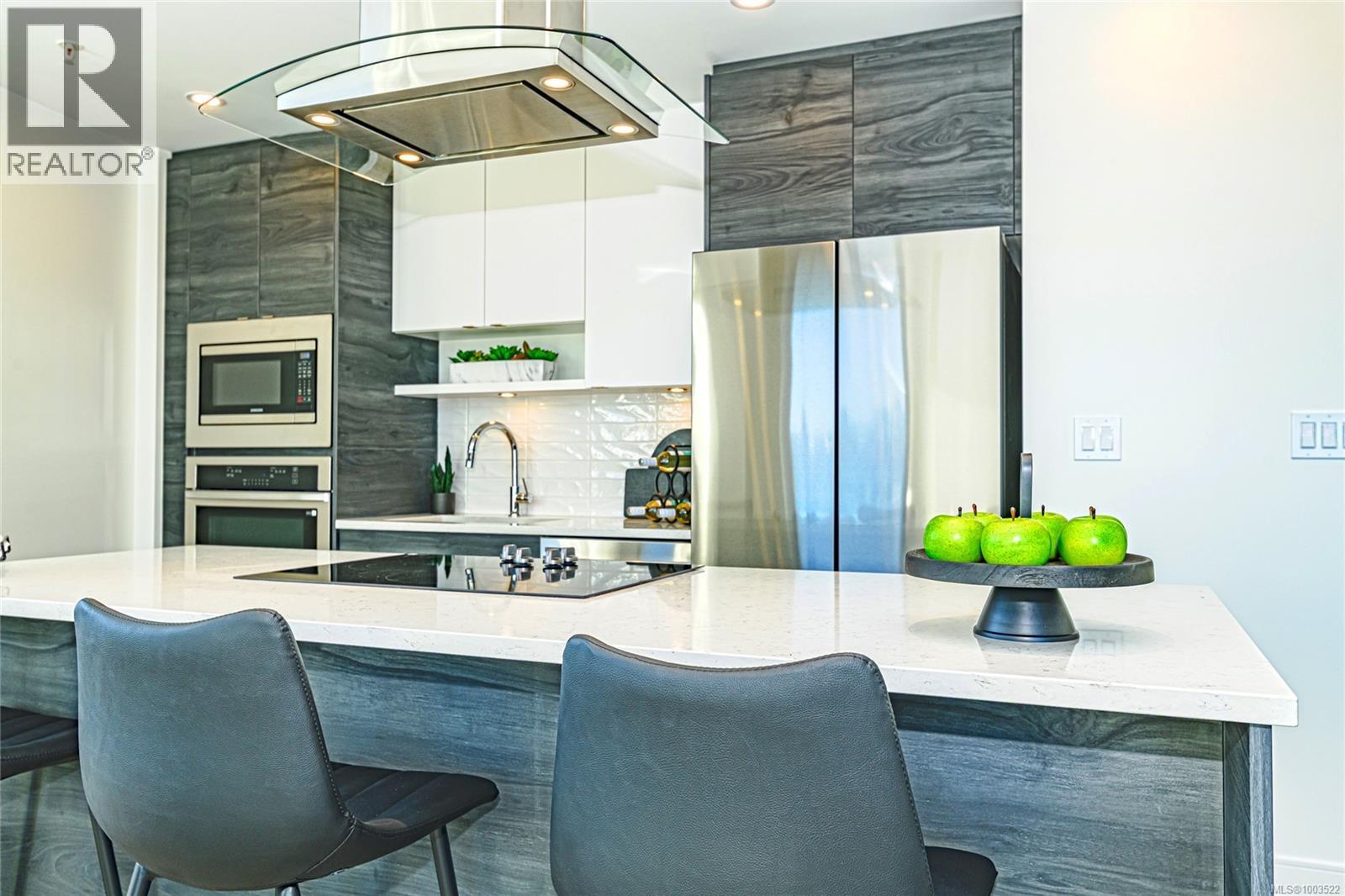 900 1628 Store Street, Victoria