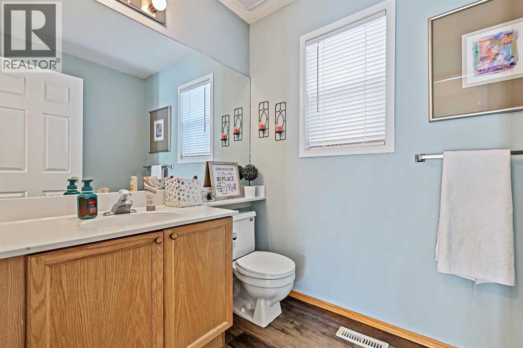 Single Family House 4 Level for Sale in  Rocky Ridge Court NW Rocky Ridge Calgary 