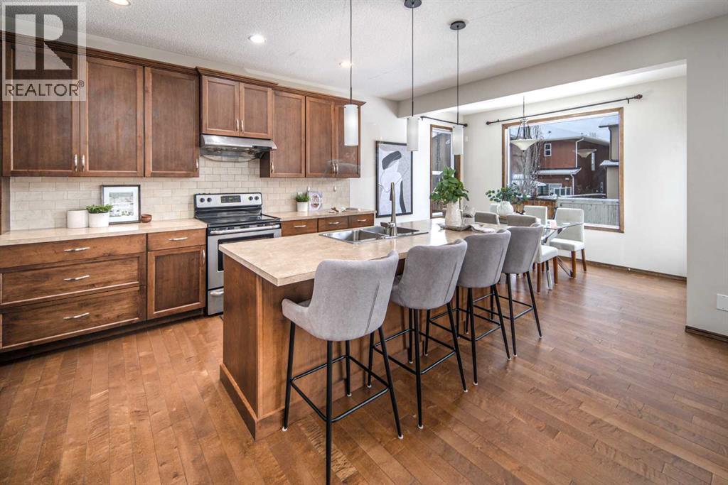 Single Family House for Sale in  Everbrook Drive SW Evergreen Calgary 