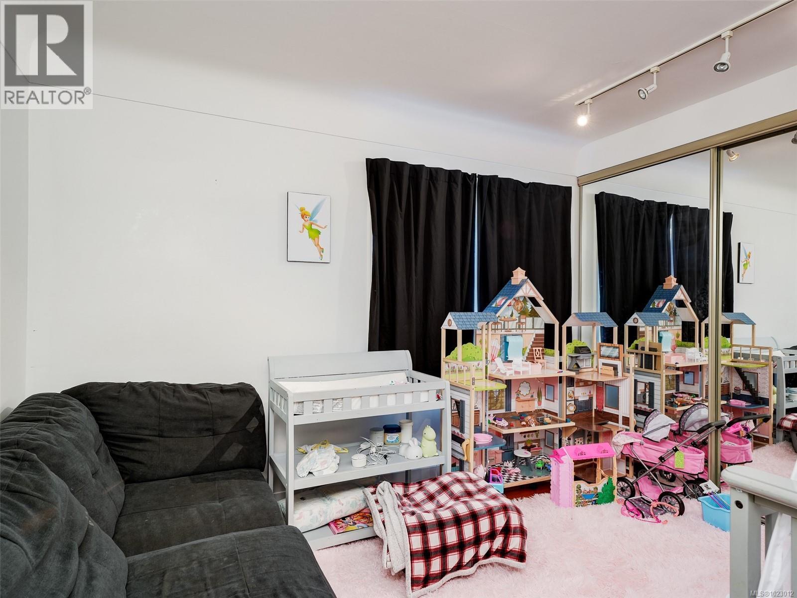 2659 Cadboro Bay Rd, Oak Bay