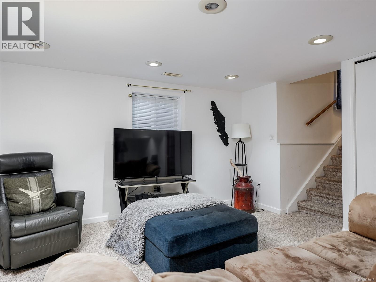 2659 Cadboro Bay Rd, Oak Bay