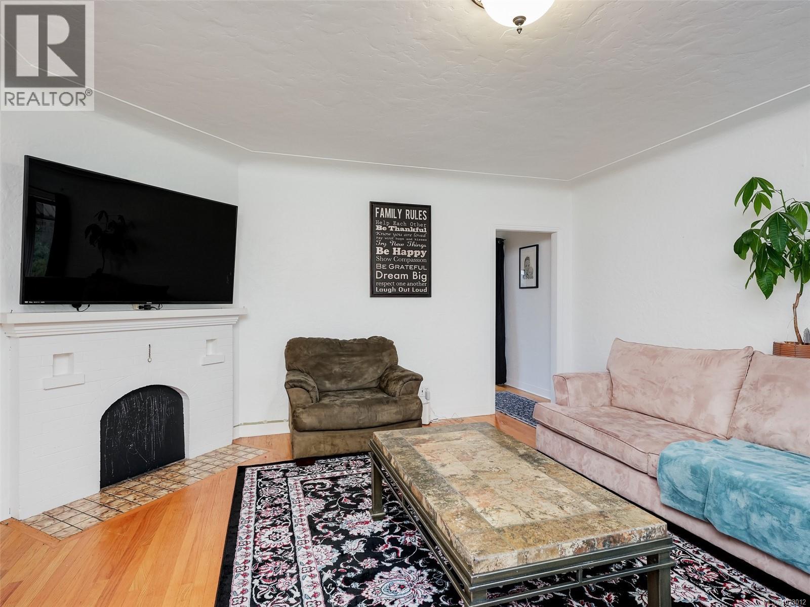 2659 Cadboro Bay Rd, Oak Bay