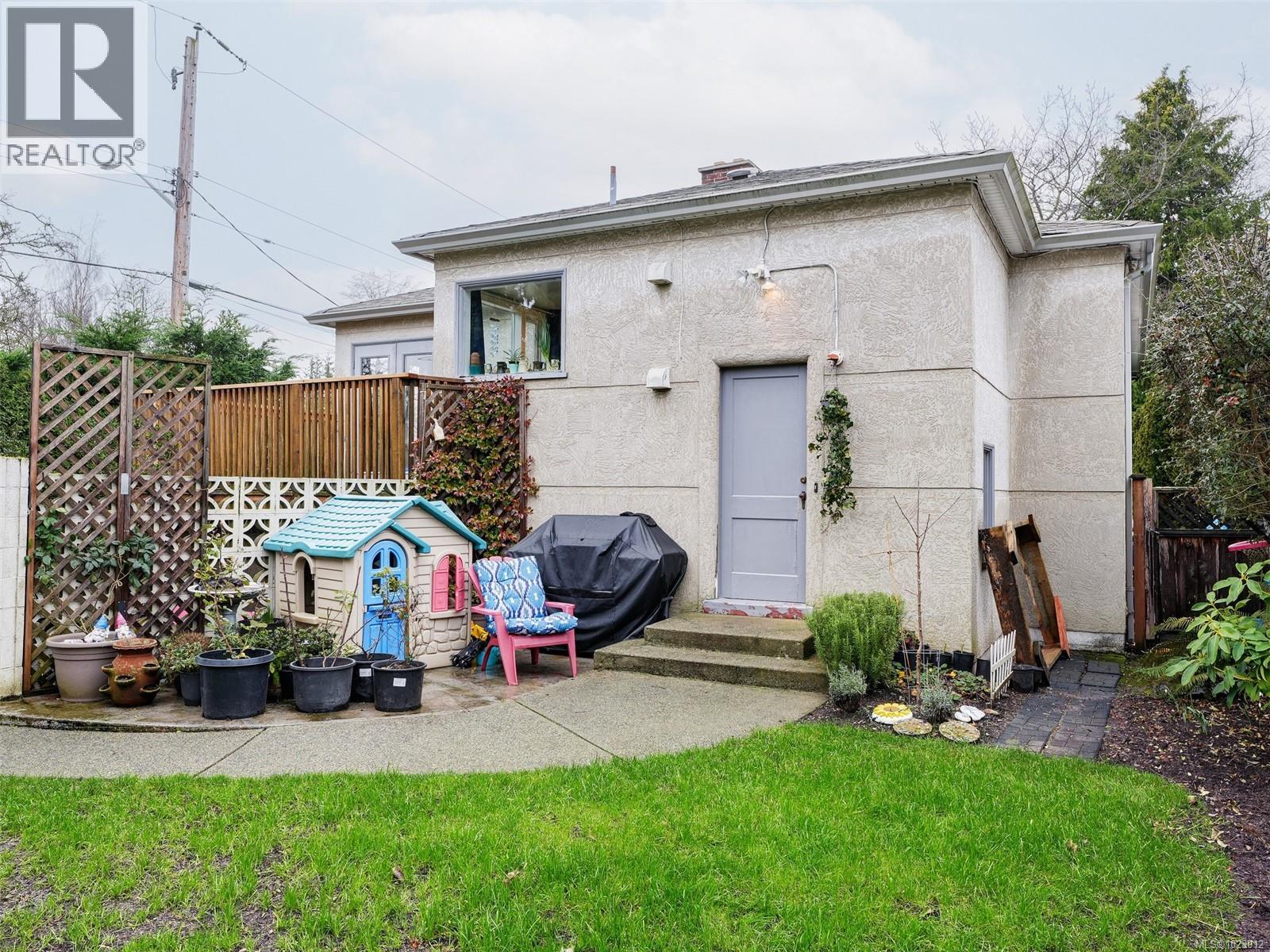 2659 Cadboro Bay Rd, Oak Bay