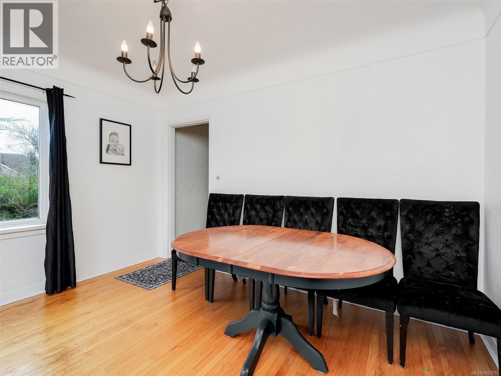 2659 Cadboro Bay Rd, Oak Bay