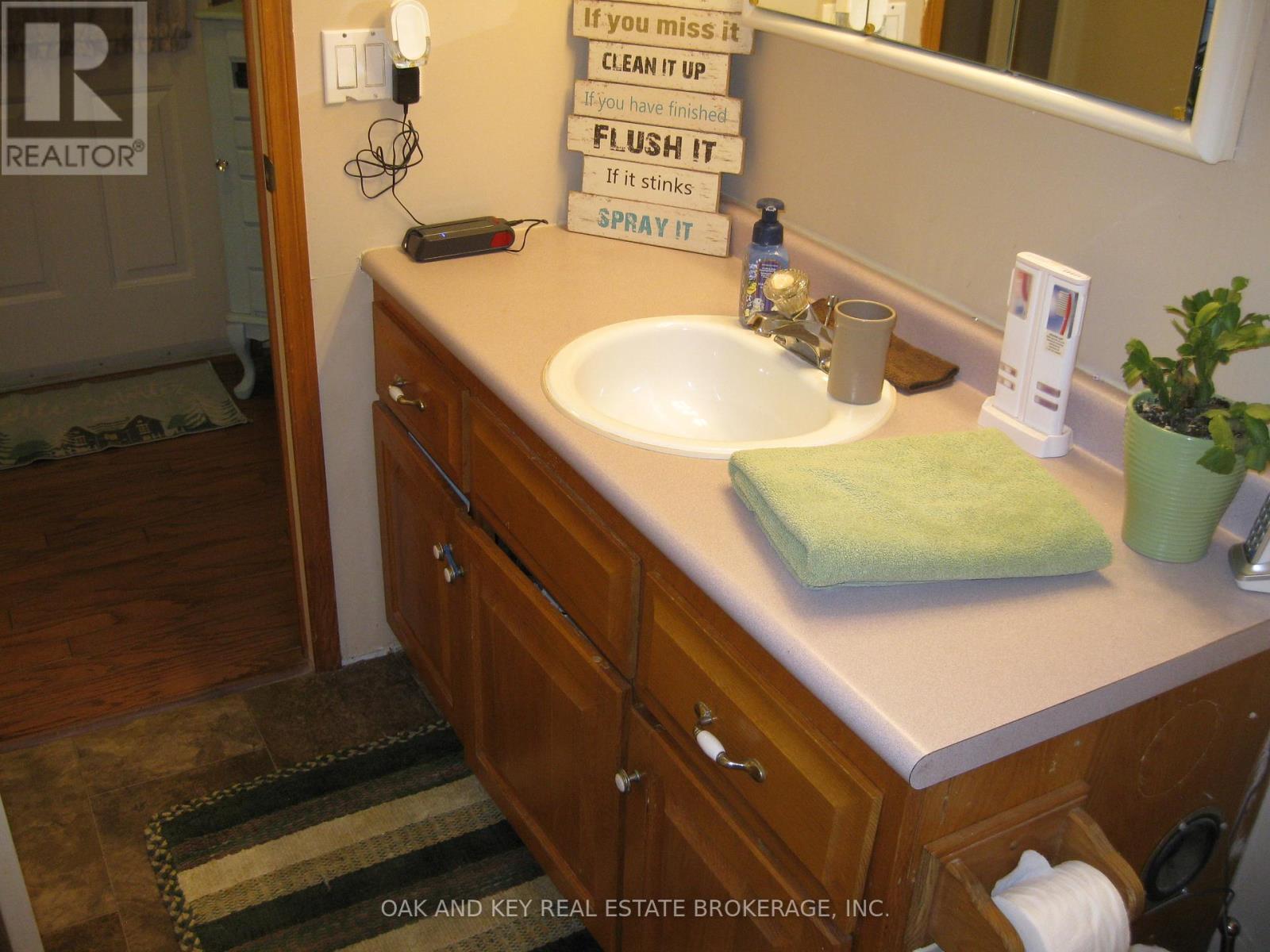 121 - 2189 DUNDAS STREET E Property Photo