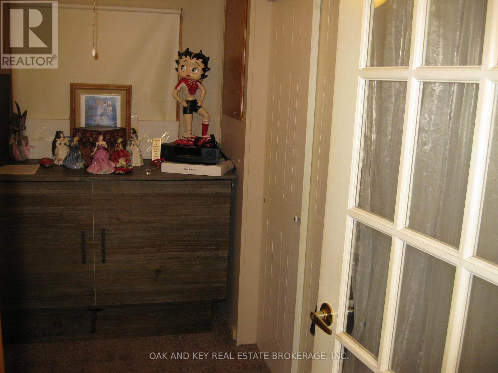 121 - 2189 DUNDAS STREET E Property Photo