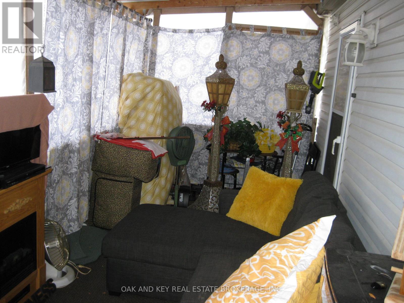 121 - 2189 DUNDAS STREET E Property Photo