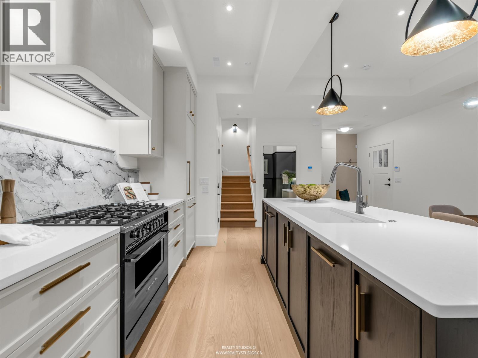 4090 MAPLE CRESCENT, Vancouver