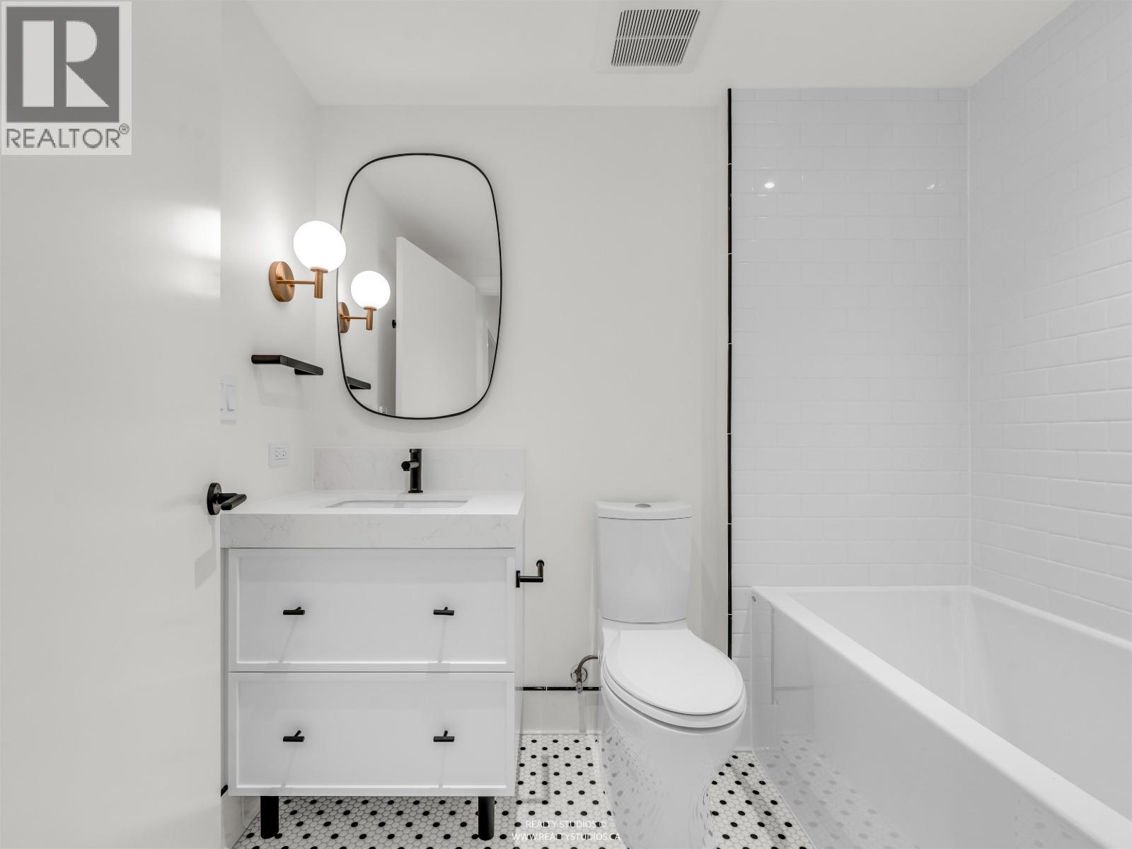 1 4088 MAPLE CRESCENT, Vancouver