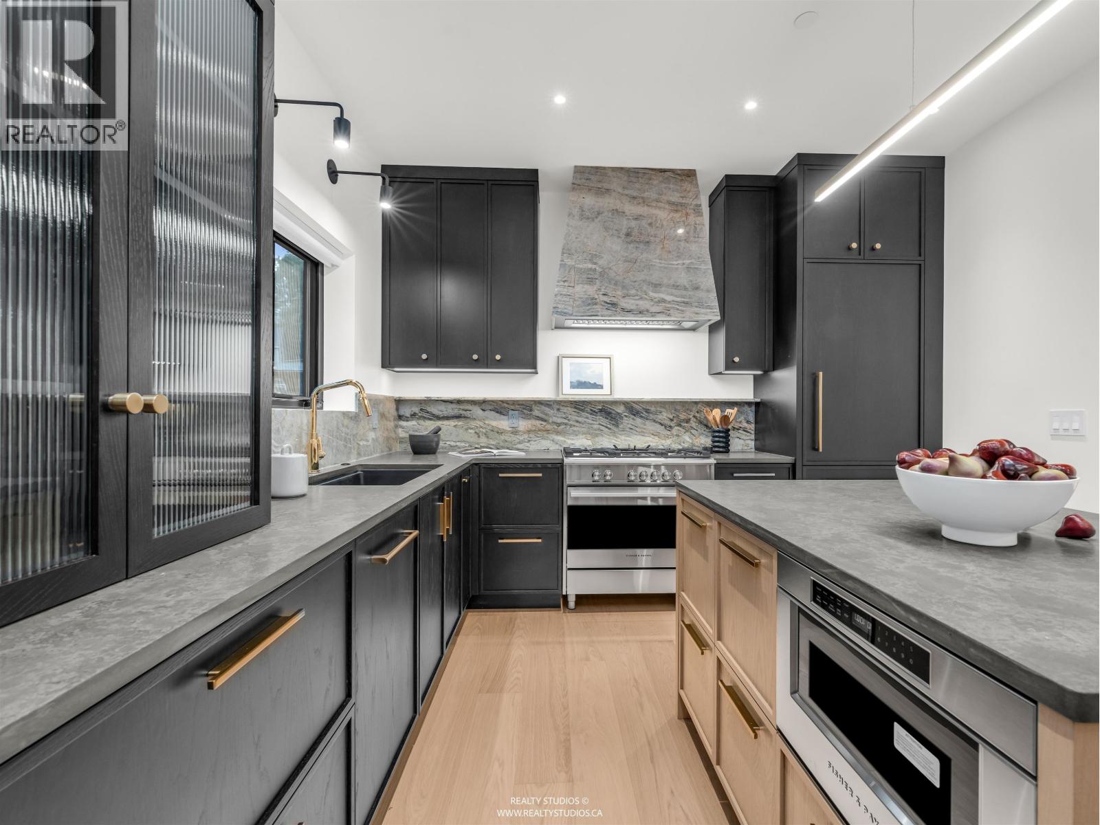 1 4088 MAPLE CRESCENT, Vancouver