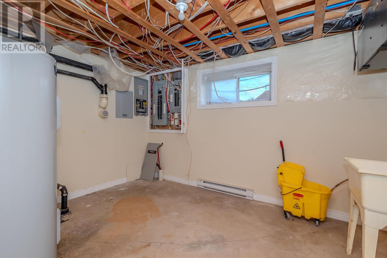 Property 34 of 47 of 103 Paradise Road