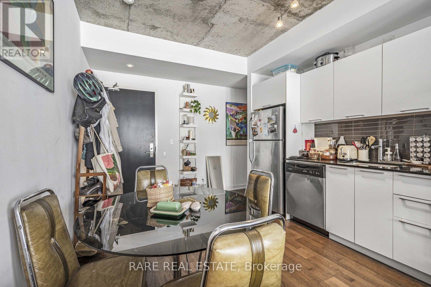#701 650 KING STREET W - 14