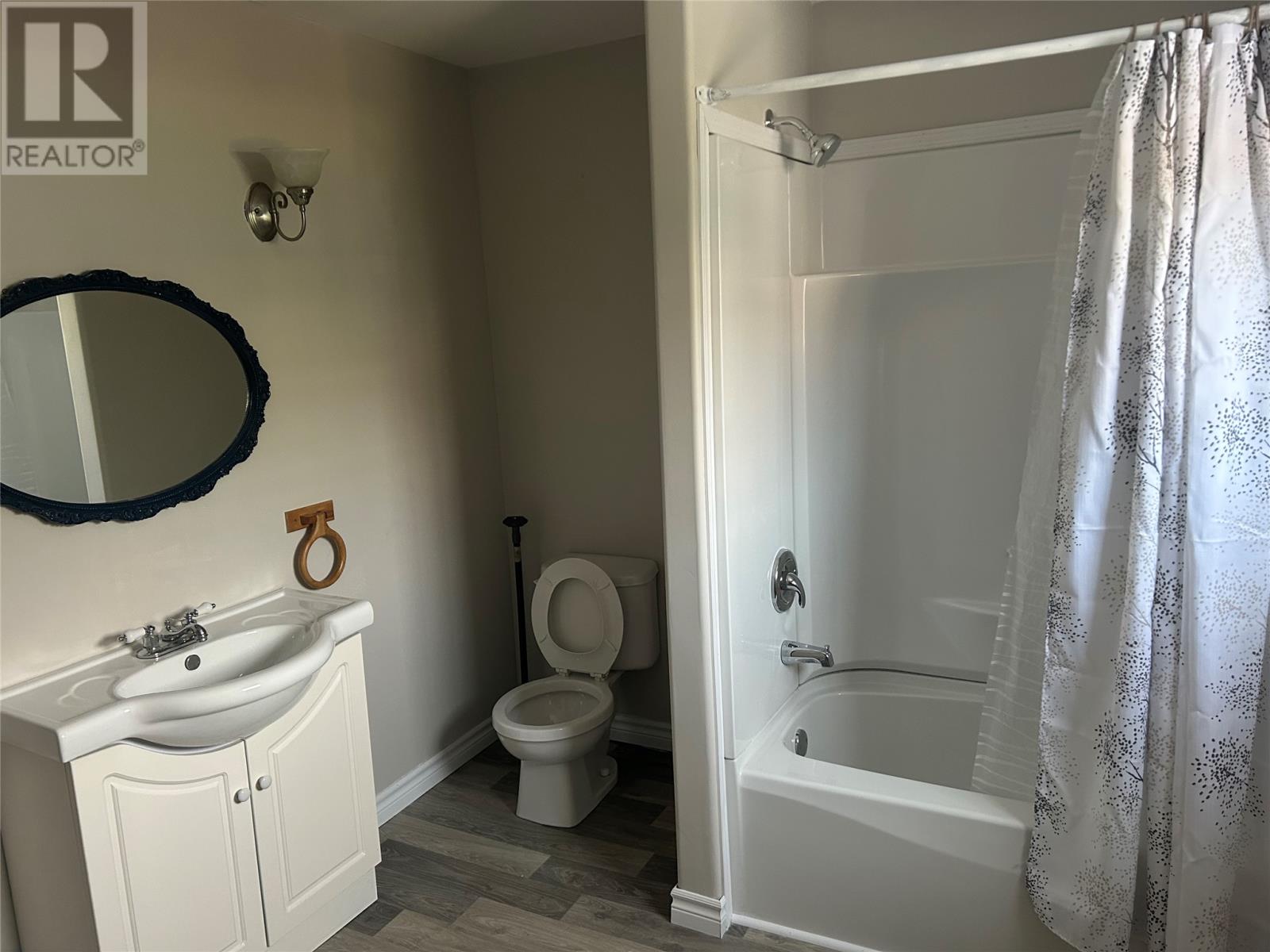 8 Old Church Road - 18