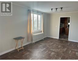 8 Old Church Road thumbnail 11