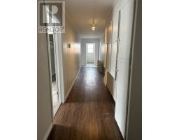 8 Old Church Road thumbnail 22