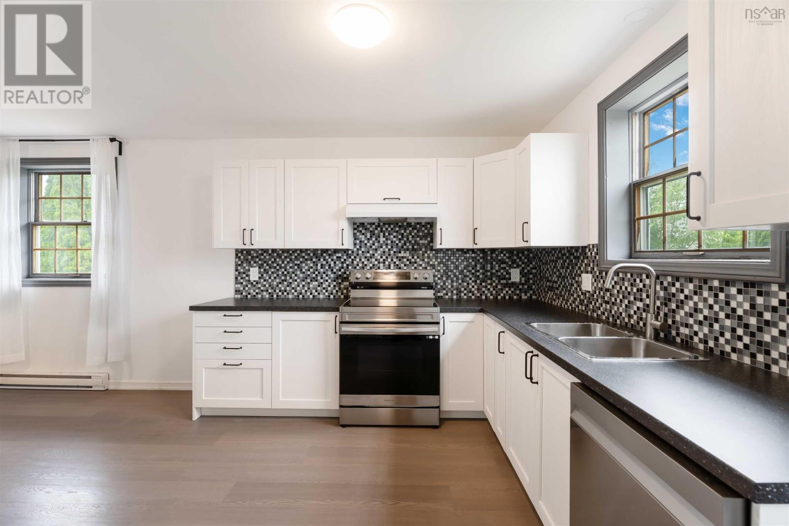 Property 11 of 26 of 92 Apple Tree Lane