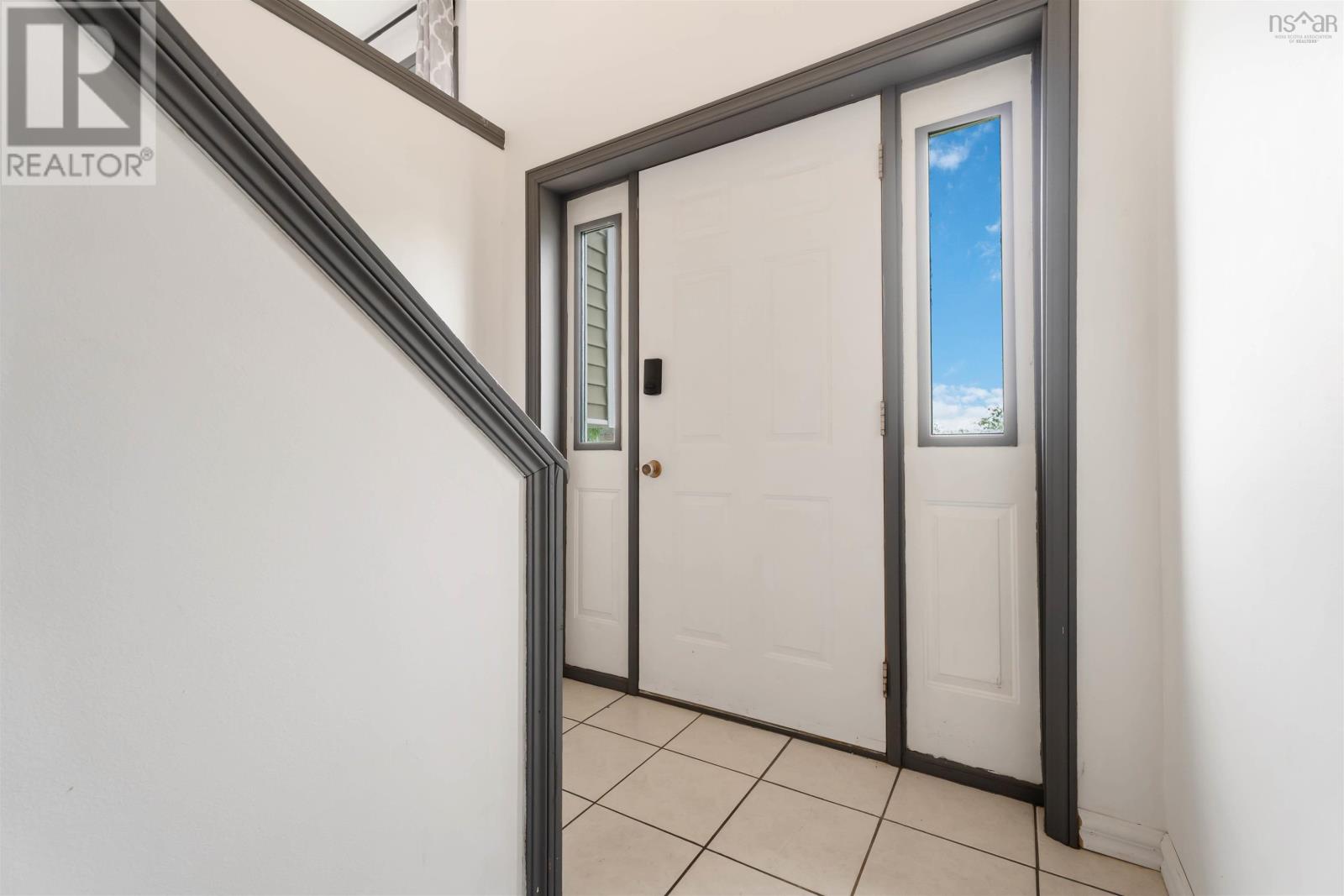92 APPLE TREE LANE - 21