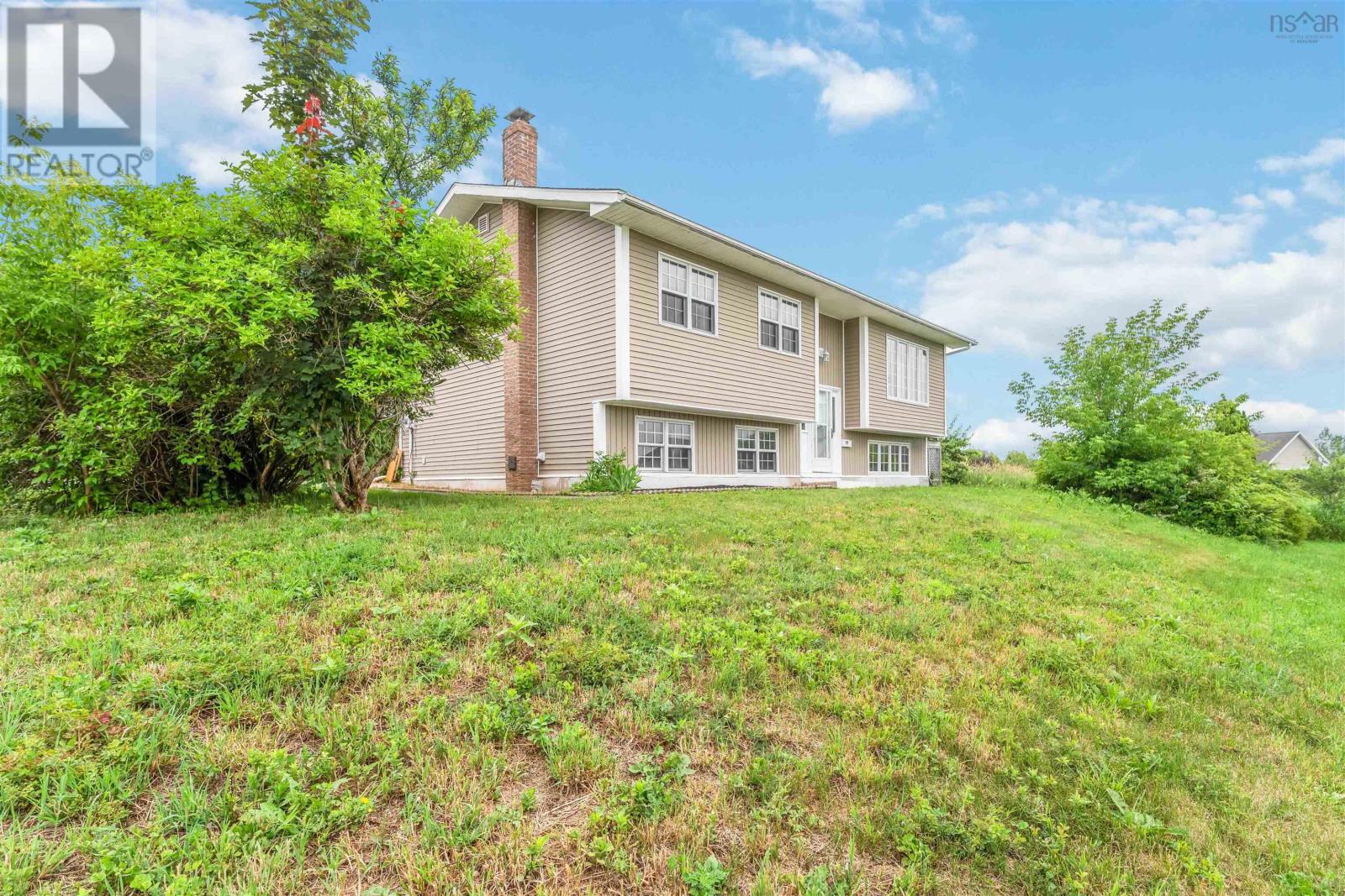 92 APPLE TREE LANE - 3