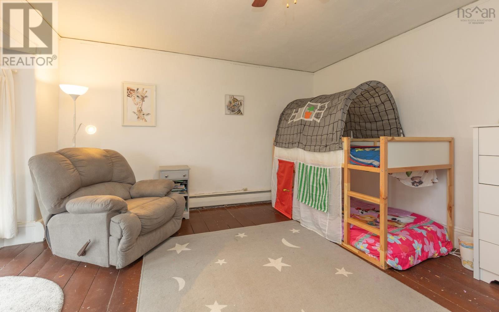 Property 26 of 45 of 22 Baker Street