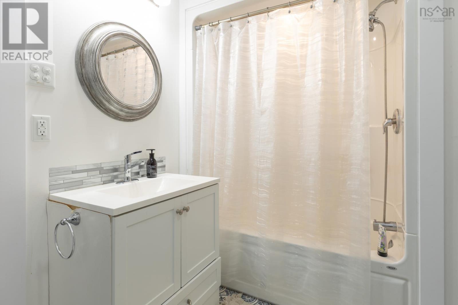 Property 24 of 45 of 22 Baker Street