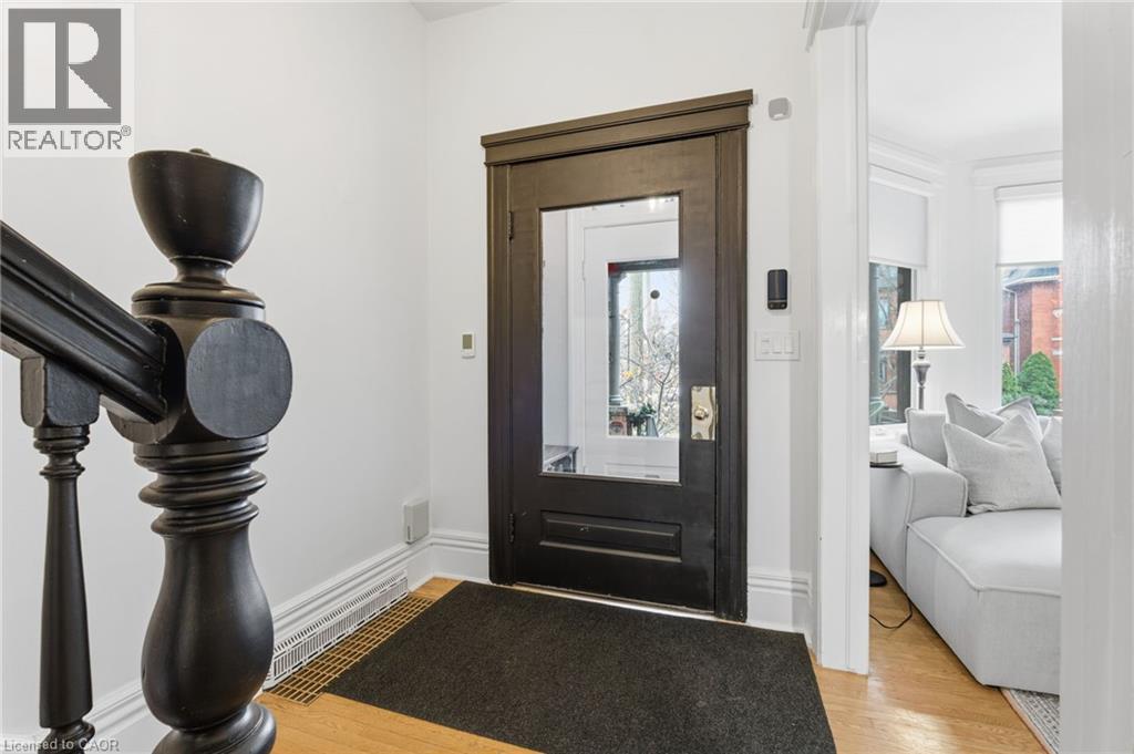 141 MARKLAND Street - Photo 5 of 49, Hamilton, Ontario