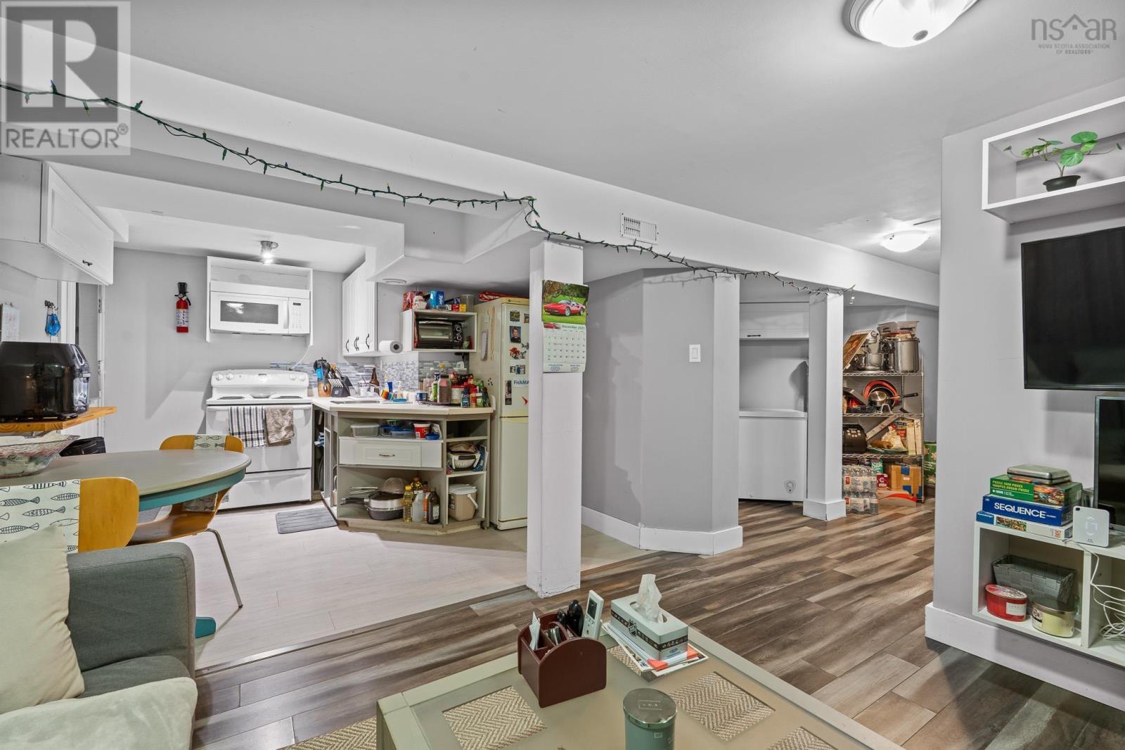 Property 22 of 49 of 1589 King Street