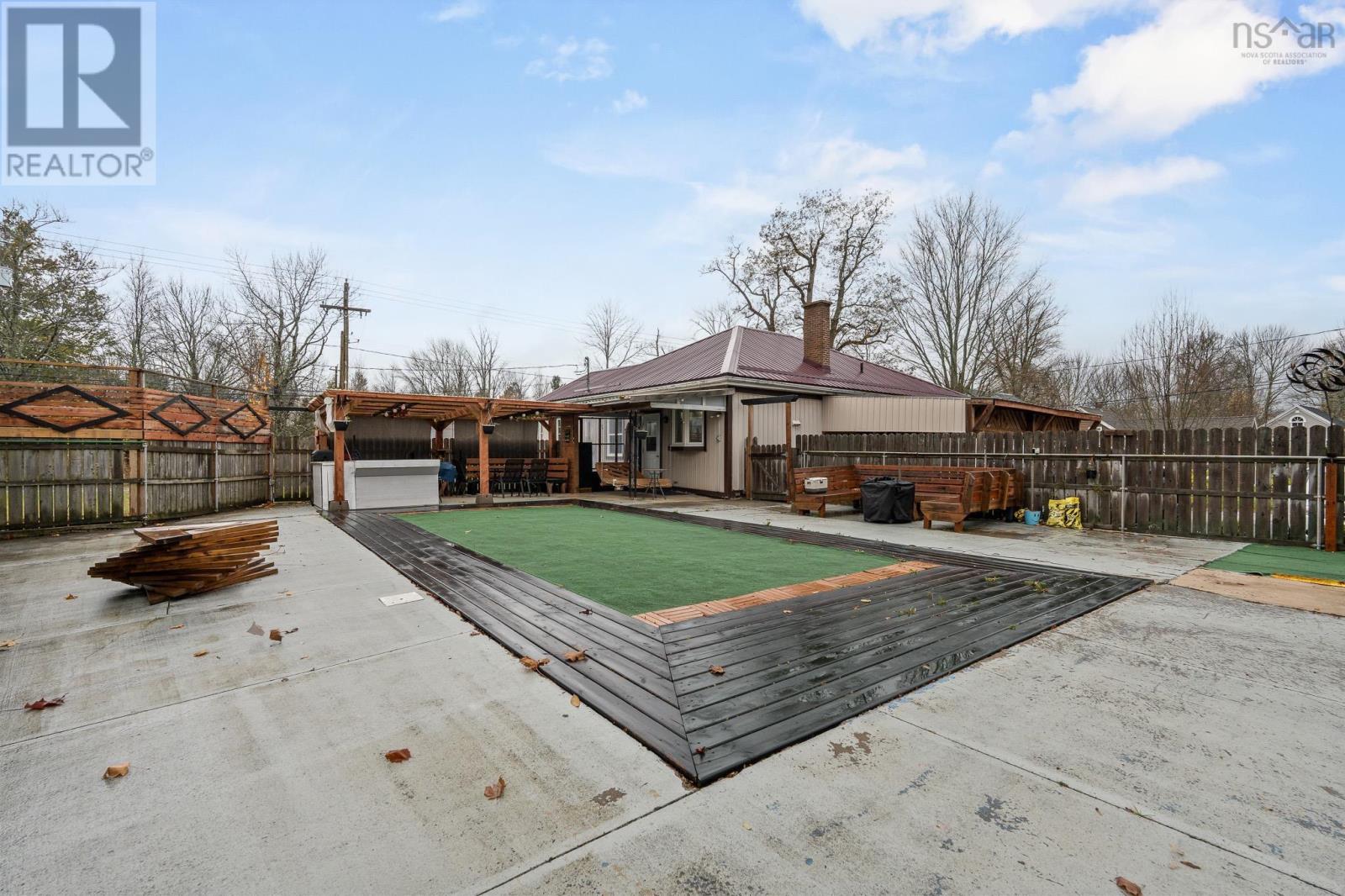 Property 28 of 49 of 1589 King Street