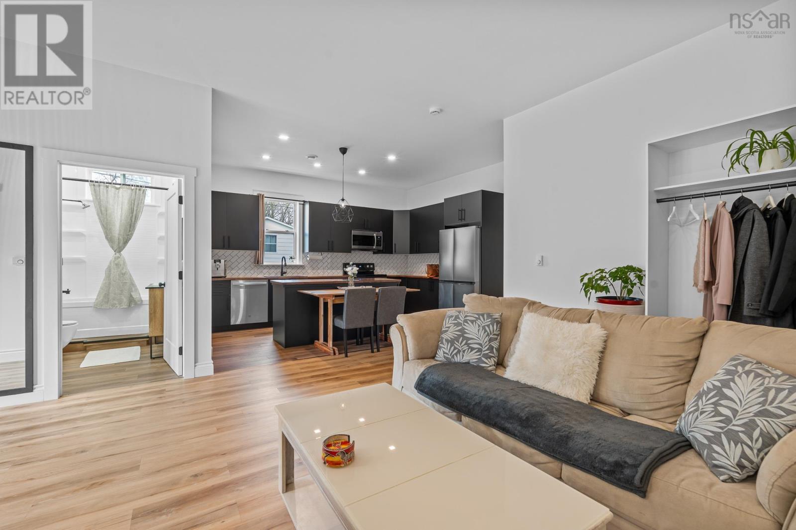 Property 39 of 49 of 1589 King Street