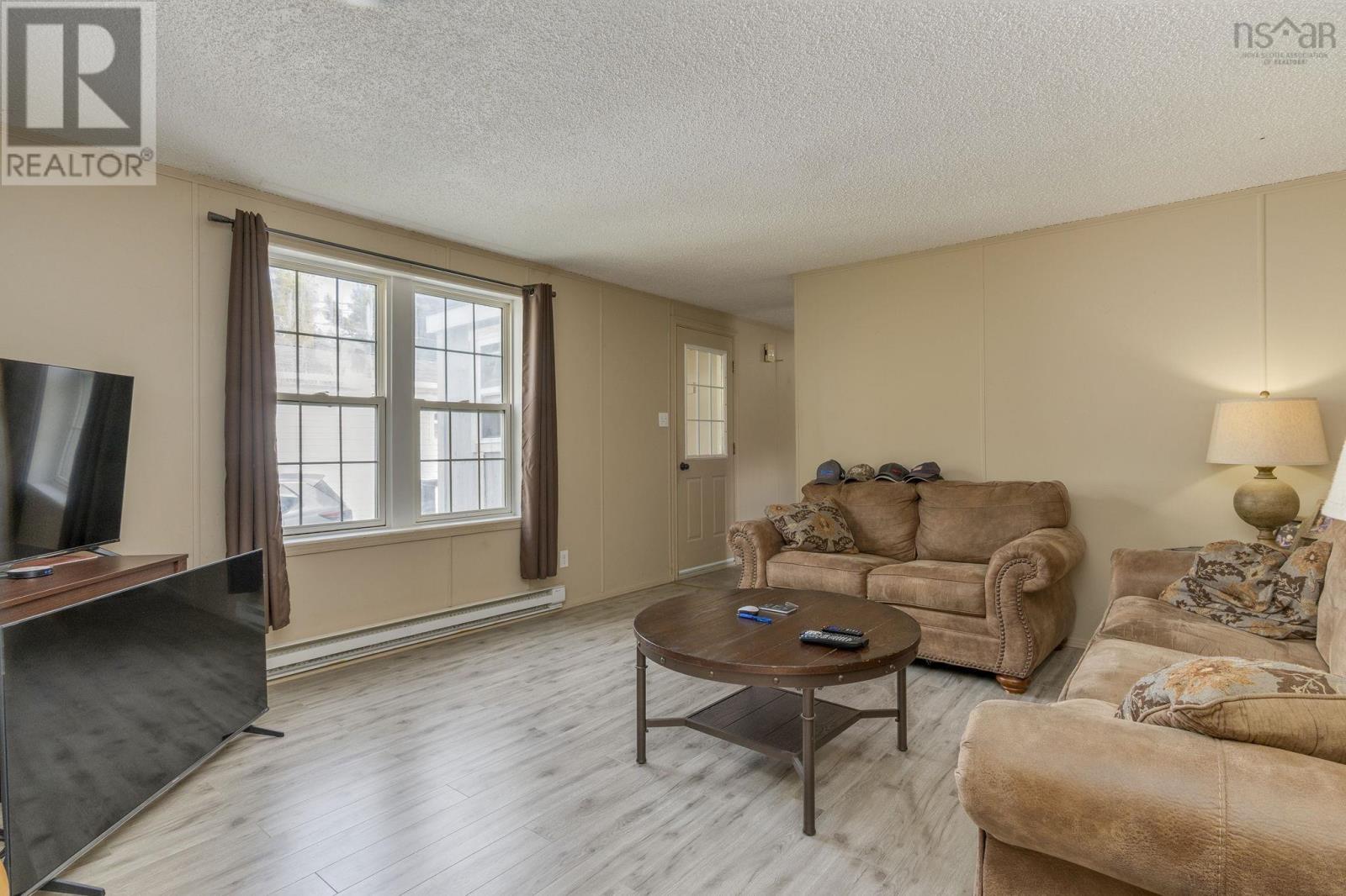 Property 13 of 23 of 94 Commission Street