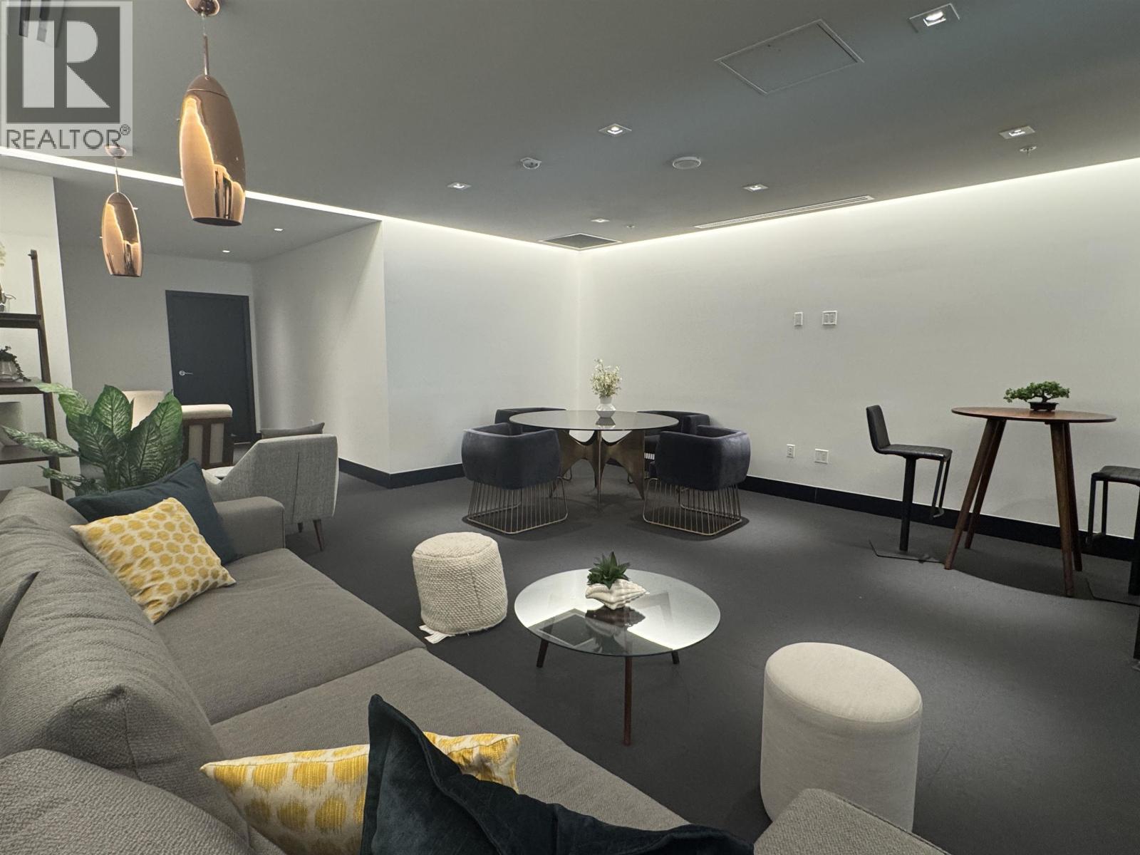 Office in Burnaby - Image 4