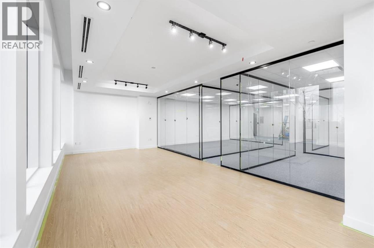 Office in Burnaby - Image 13