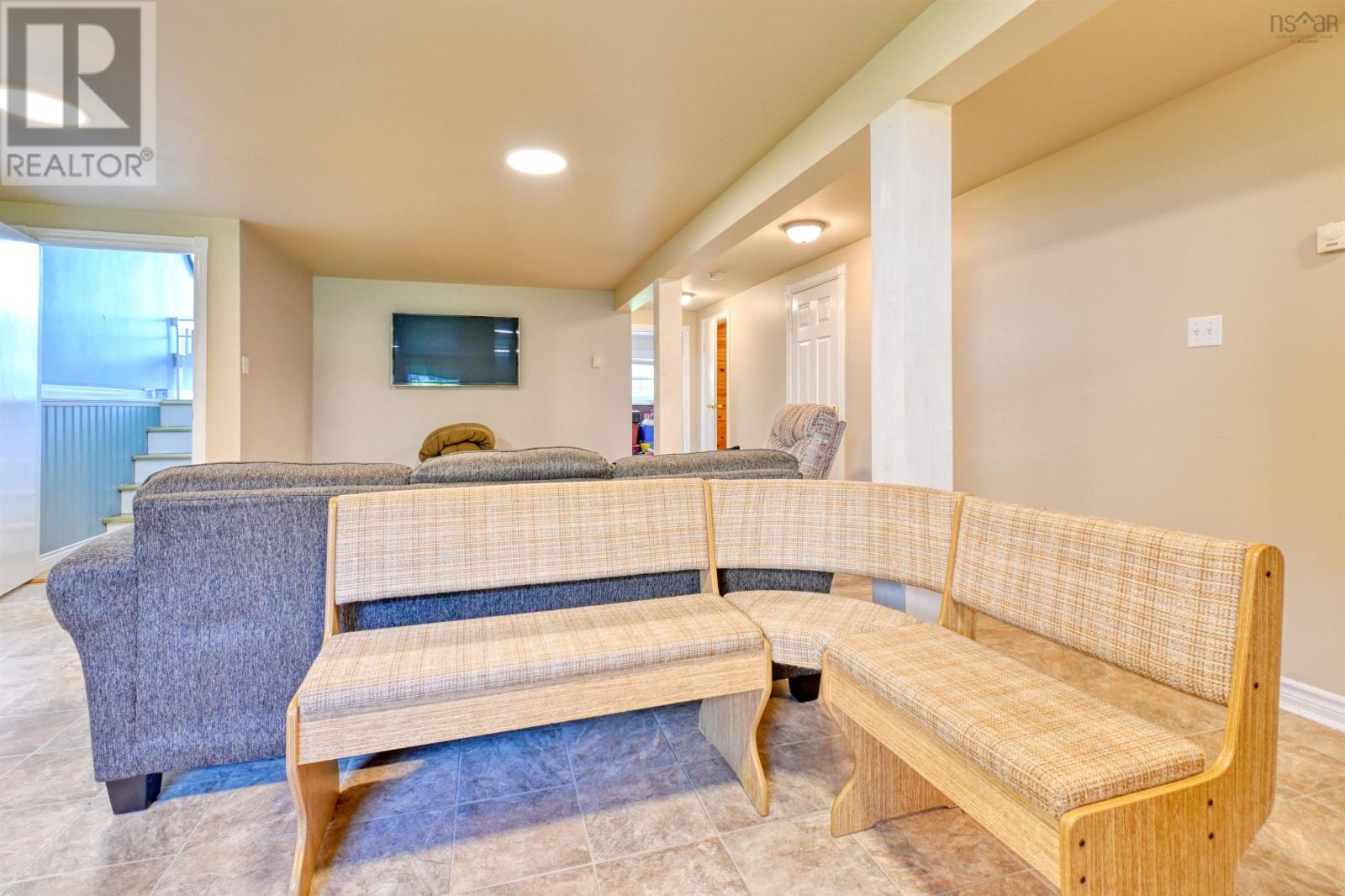 Property 32 of 50 of 1049 Evanston Road