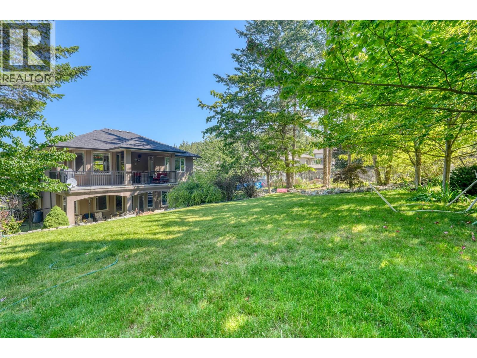 30 40 Kestrel Place, Vernon