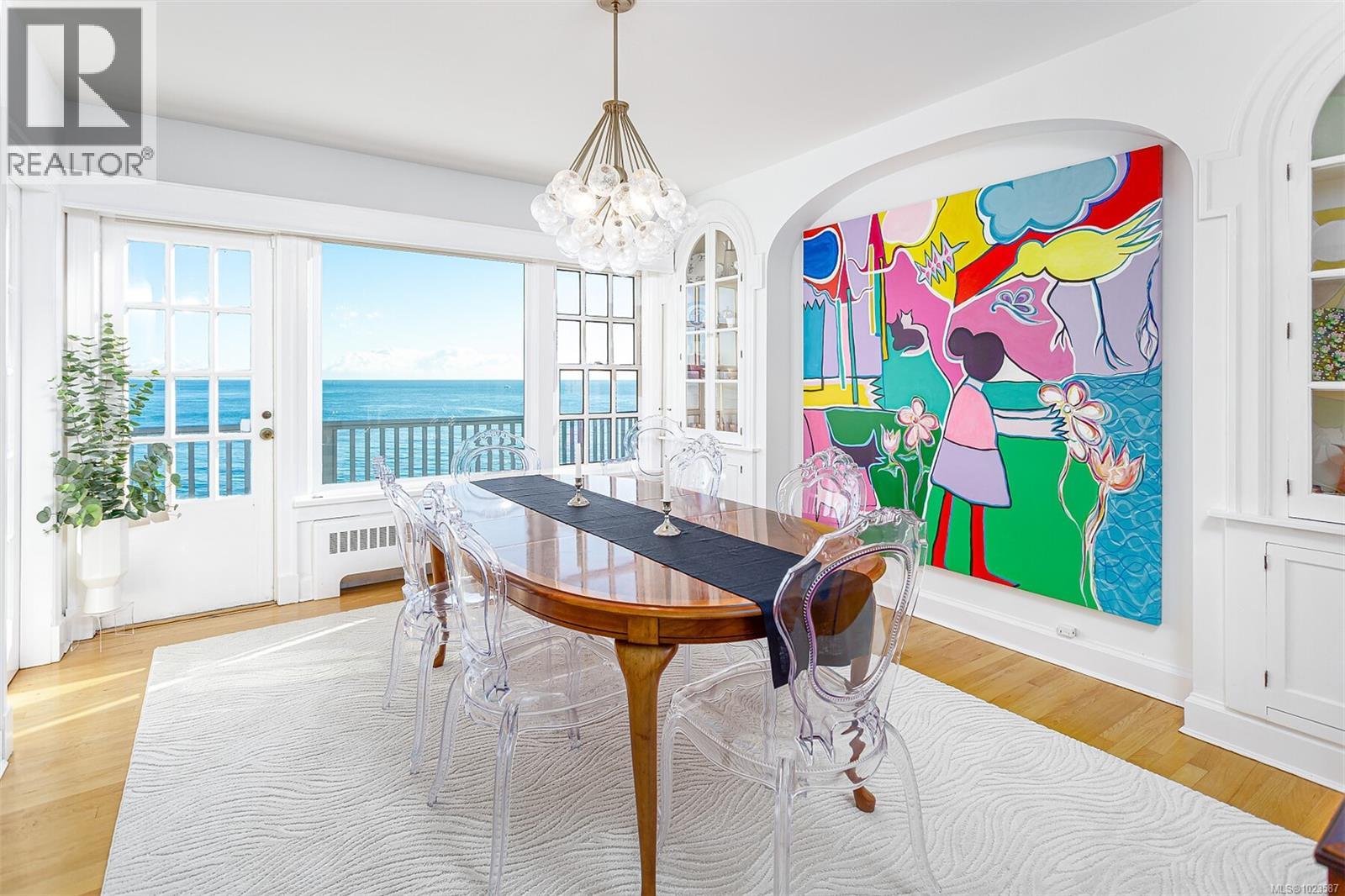 987 Beach Dr, Oak Bay