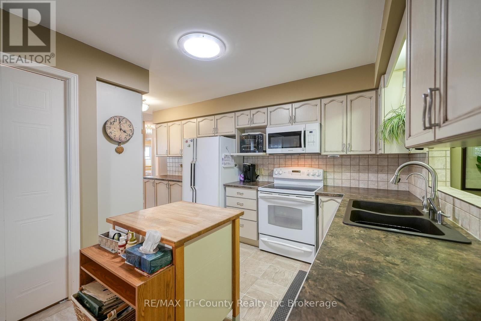 2-bedroom home for sale at 18 WILKINS CRESCENT, Tillsonburg ON · photo 22 of 50