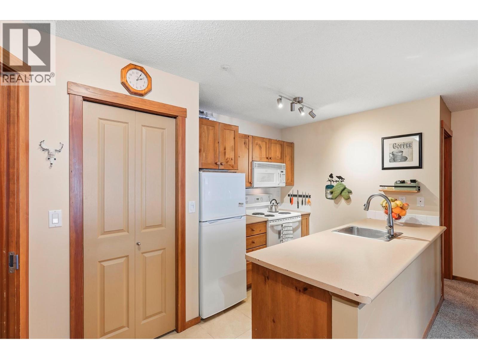 3190 CREEKSIDE Way Unit# 309, Kamloops