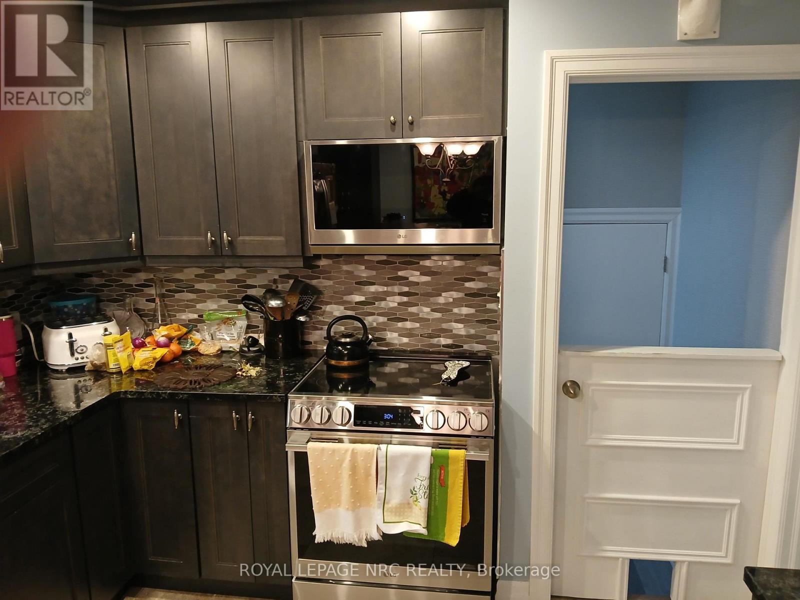 9 CARTIER DRIVE - 31
