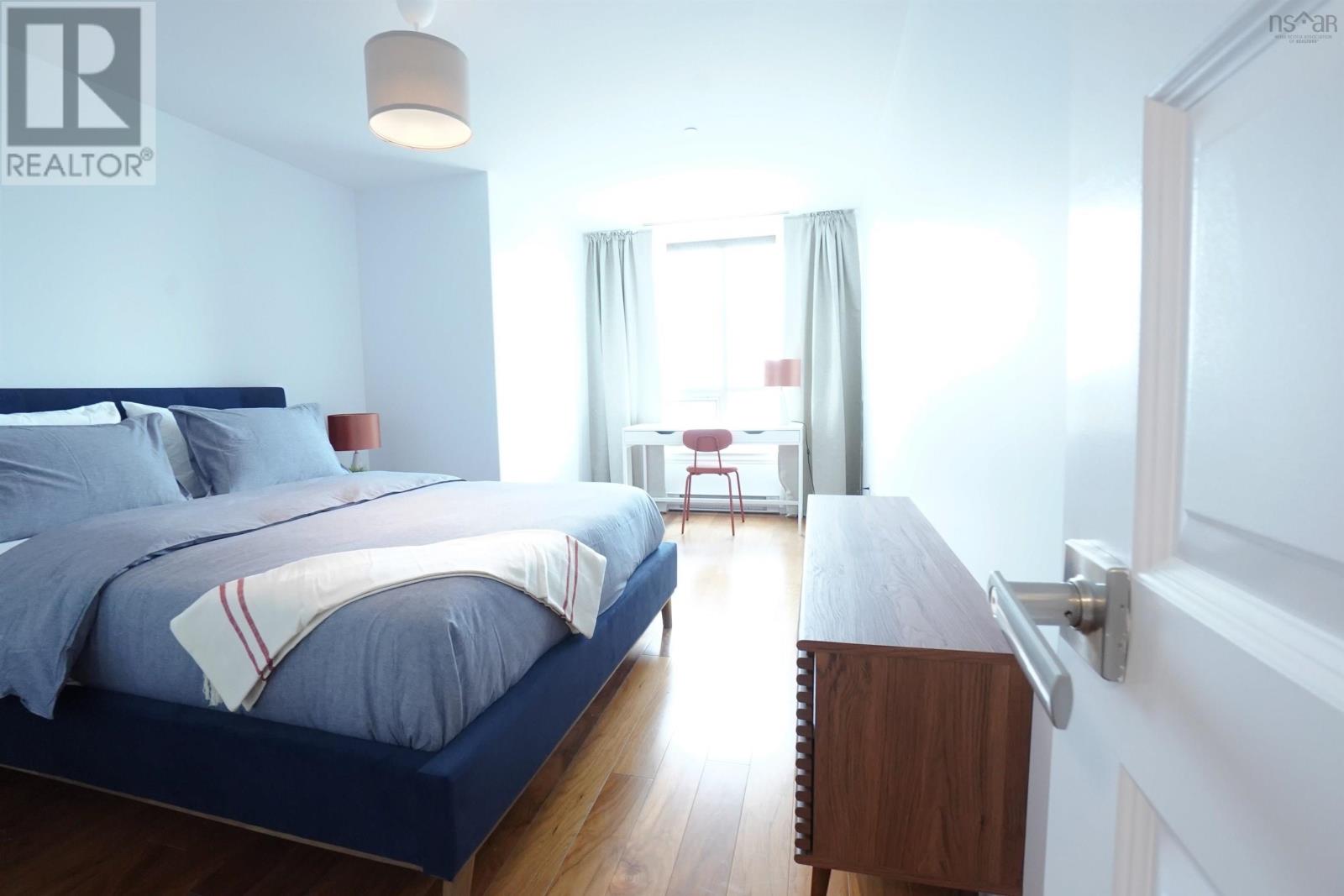 Property 16 of 38 of 1002 1445 South Park Street