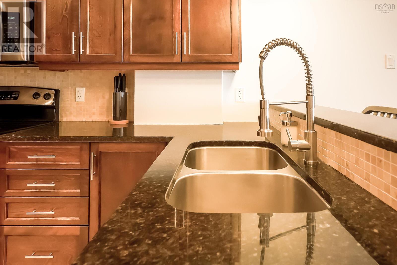 Property 9 of 38 of 1002 1445 South Park Street