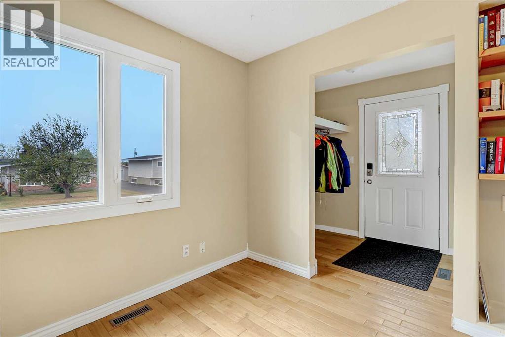 11304 108 Avenue - Photo 4 of 36, Fairview, Alberta