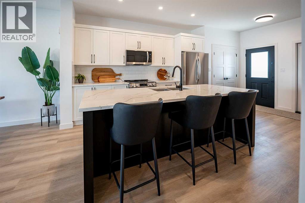 Single Family House for Sale in  Earl Close Evergreen Red Deer 