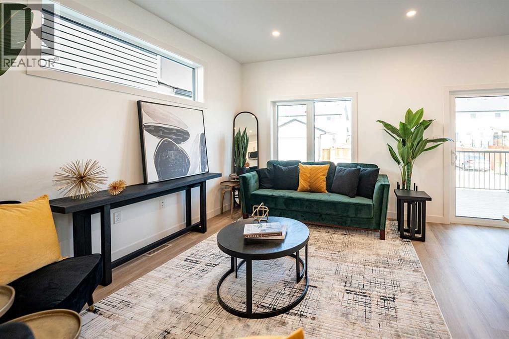 Single Family House for Sale in  Earl Close Evergreen Red Deer 