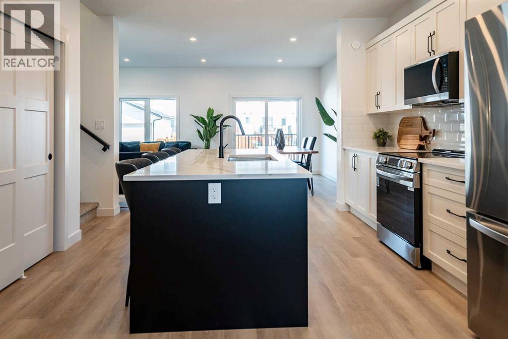 Single Family House for Sale in  Earl Close Evergreen Red Deer 