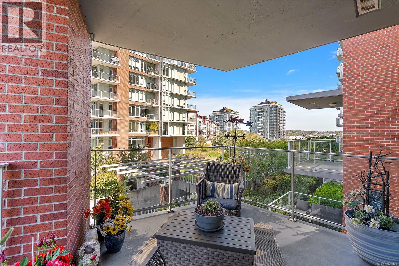 205 100 Saghalie Rd, Victoria