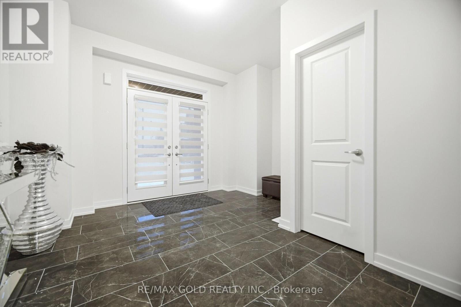 40 AVEENA ROAD - Photo 2 of 20, Brampton (Bram East), Ontario