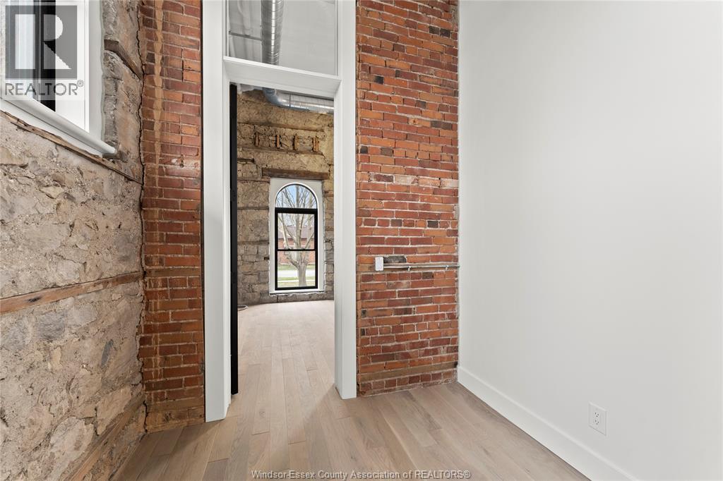 #201 247 BROCK STREET - 29