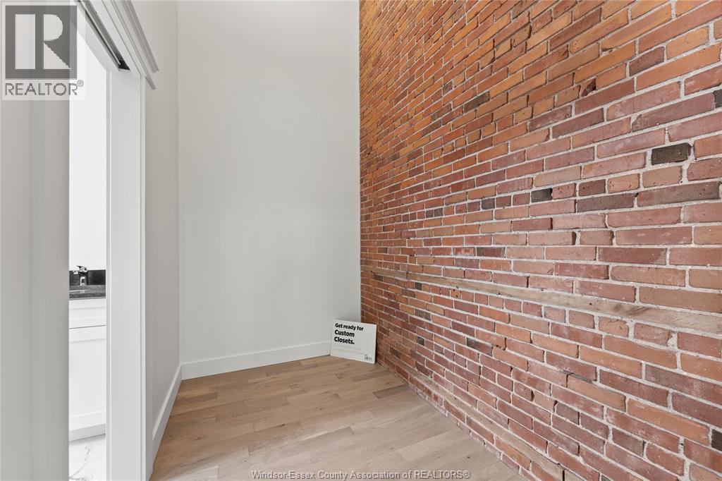 #201 247 BROCK STREET - 34