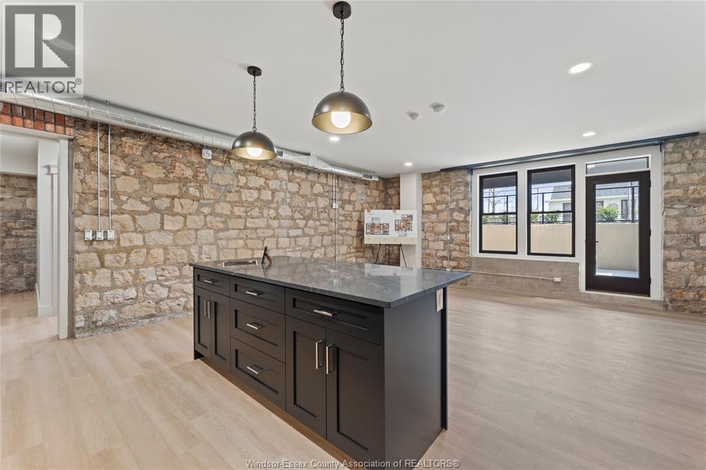 #101 247 BROCK STREET - 15