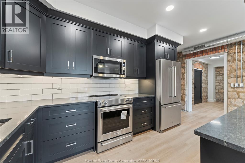 #101 247 BROCK STREET - 18