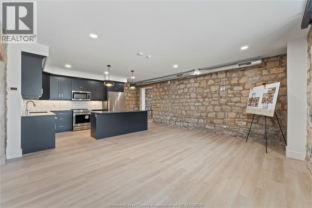 #101 247 BROCK STREET - 24
